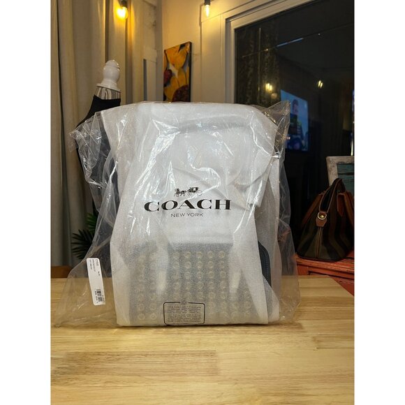 NEW WITH TAGS! Coach Limited Edition Swing Zip Bag With Grommets - Picture 10 of 10